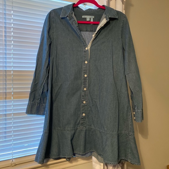 Draper James Dresses & Skirts - Draper James Chambray Dress size 8 Draper James Dresses & Skirts - Draper James Chambray Dress size 8
